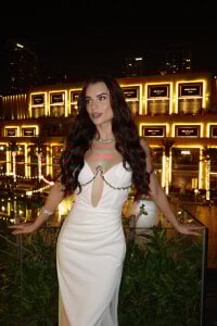 JodyBlow walking outside <3 Pic 2