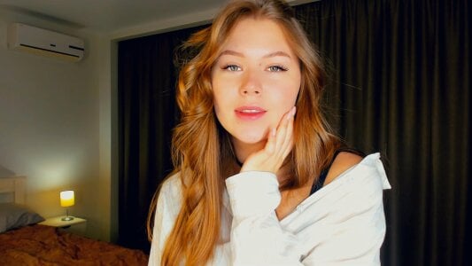 MardellAyling close-up my face Pic 7