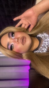 AlwaysHornyMiaMIA Bild