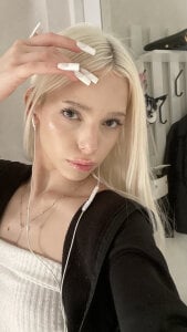 YawingSanguine's First Sex Photo 3