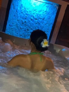 naia_cox Party in Jacuzzi🥂😈 Pic 2