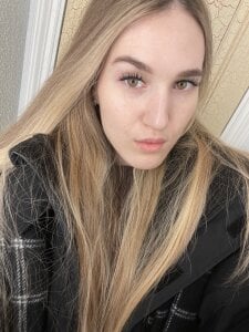 EvelynRavenwood Public Pic 2