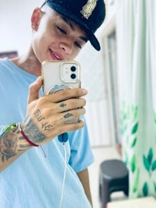 Sami_Lee_x Public Pic 2