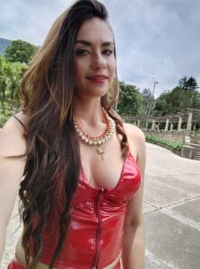 TherezaLarson Public Pic