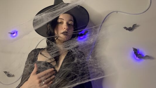 Skyelary Halloween Pic