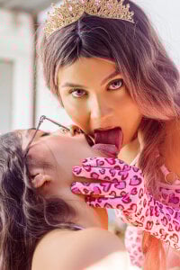 Thepinkempire shy Immagine  4