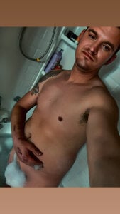 Public de cumitted  7 photos