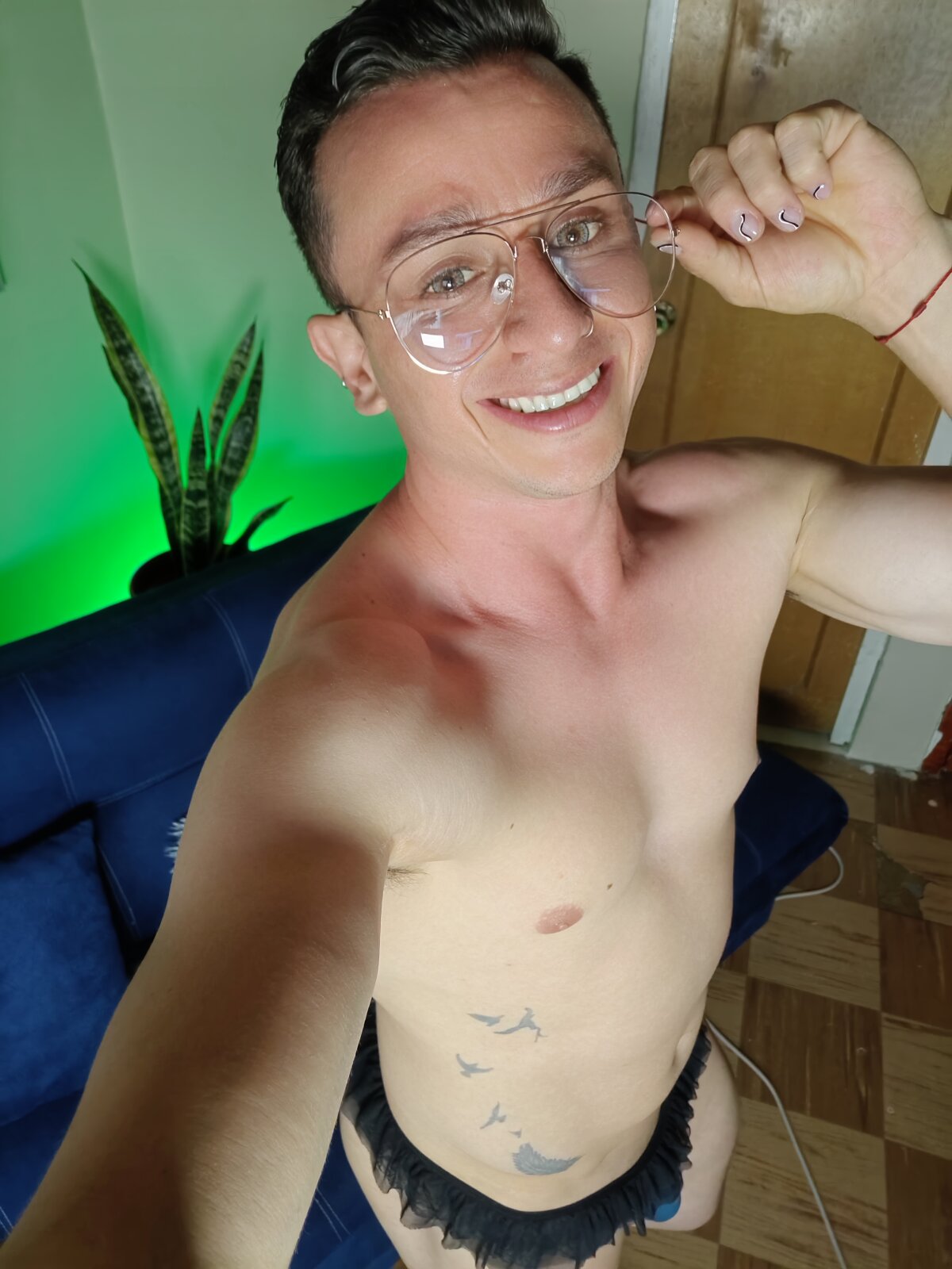 Andreew_falcon immagine di tendenza 2273