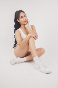 ArianaReynoldss DELICATE AND SEXY Gambar 4