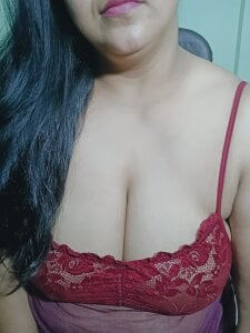 Apkisova Public Pic