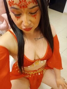Rosie_jhons mysterious gypsy wants cum on her face 👠😈💦 Pic