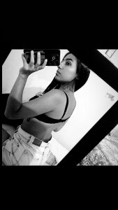 mia_vy I'm so horny right now...do you want to be the one to make me explode? 🔥💦 Come in and play with me Pic