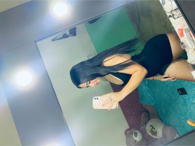 bby_schooolgirl Public Pic 2