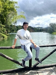 dylan_cross_ In the lake Pic