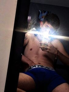 In_my_room_anything_goes sexy axel Pic