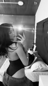 LARISSAEVANSS Public Pic 4