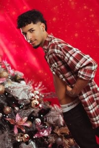 Forbidden Gift Under the Tree!!!!!! ✨🎄🎁🎄✨ de Thiagoferreti Foto