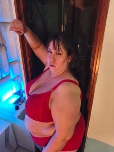 _Emily_rosee_ IT EXCITES ME TO FEEL THAT YOU KNOW HOW TO LOOK AT ME Pic 2