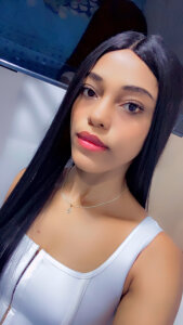 Brunette__XXX Public Pic 4