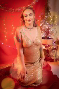Charlot_milf Merry christmas Pic 5