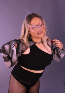 Alaska_deluxe Smoke girl!! Pic 2