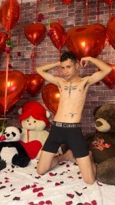 LucassSmith11 “Unwrap me slowly…” 🎁 Foto 7