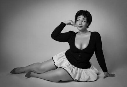 MillyHotsoon B/W photography Pic 2