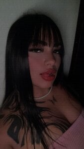 Lily_Cooper__Public Bild 2