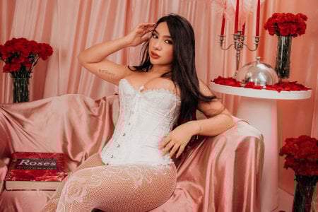 lyrabellini I wish you a romantic Valentine's Day by my side 💖 圖片 8