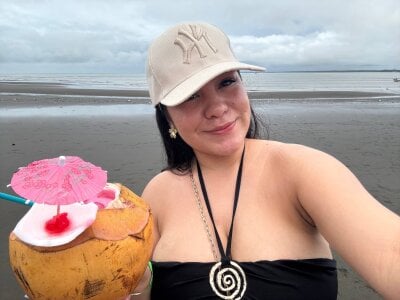 nicole_steele a day at the beach💋 Gambar 4