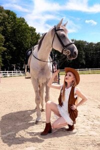 Chloe_Richardson SweetheartOfThwRodeo Photo 3