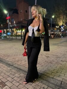 dalilathoms_ Public Pic 5