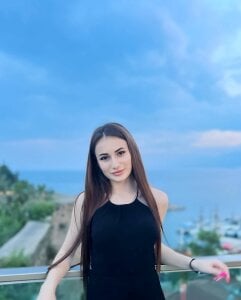 MiraaLes Public Pic 3