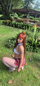 AliceMrtnz Sexy in my garden Pic 8