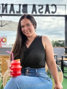 Mostrándote un poco de mi descanso 🍷💚 de loreen_grey  8 Imagens