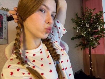 Diana_BrooksCute pajamas and pigtails Bild