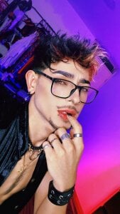 dominik_eclipsex BROKEN GLASSES Pic 2