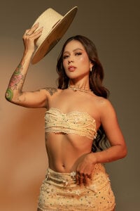 ErikaBenz_ Sunkissed Fotka 9