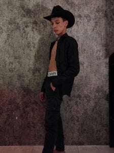 Max_Steell Pretty boy Pic 3