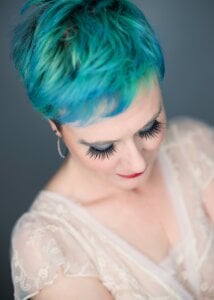 Verity_Vix Green Hair টি ছবি