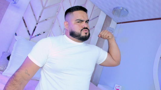 MichaelBear_ BEAR WEARS WHITE 🐻🤍 Foto