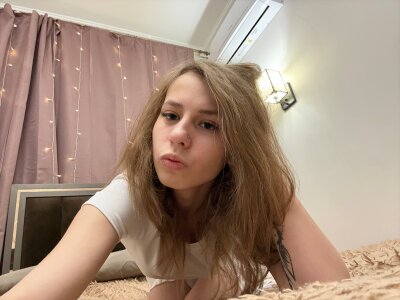 AsleyStouer PART TWO Foto 4