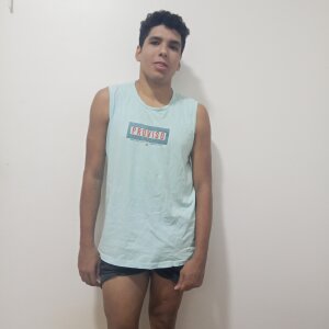 TwinkLatino19 Euzinho  2টি ছবি