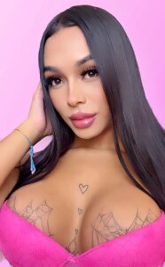 tinaqueen_noa 💞 Between glances and hearts💞 Foto 3