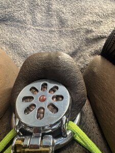 Caged od YOURS-BitcH  2 snímek