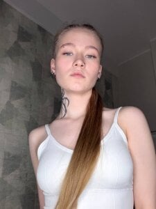 MaireLanda There's nothing under the white... will you check? Foto 2