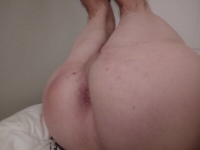 Après avoir été sauté par 4 bites blacks dans une chambre d'hôtel de Stevieiii  5 Imagens