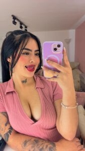 _Naomi_Fox_ pink power Pic