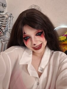 AishaAysitt My new Halloween look is a clown! Pic 2