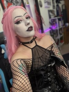 Makii_33 Maki pink hair Pic 8